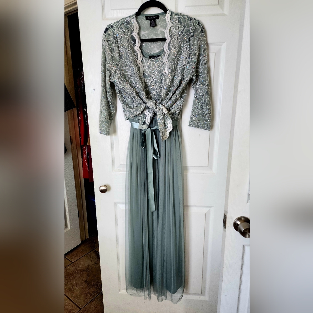 Dress - Picture 2 of 2